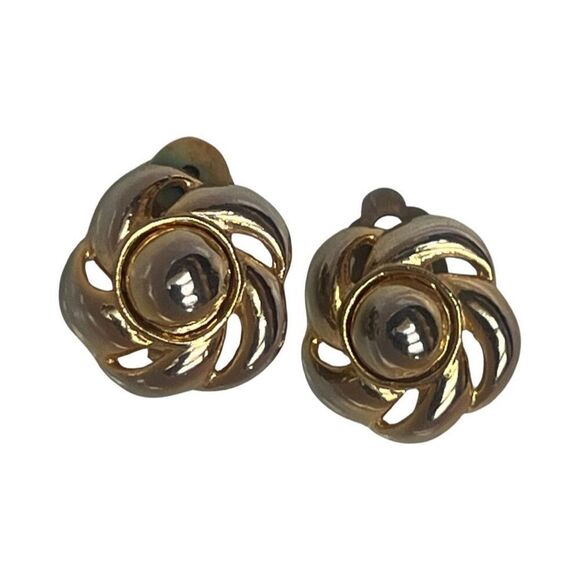MCM Napier Floral Gold Tone Clip On Earrings Designer Costume Jewelry - Picture 4 of 8